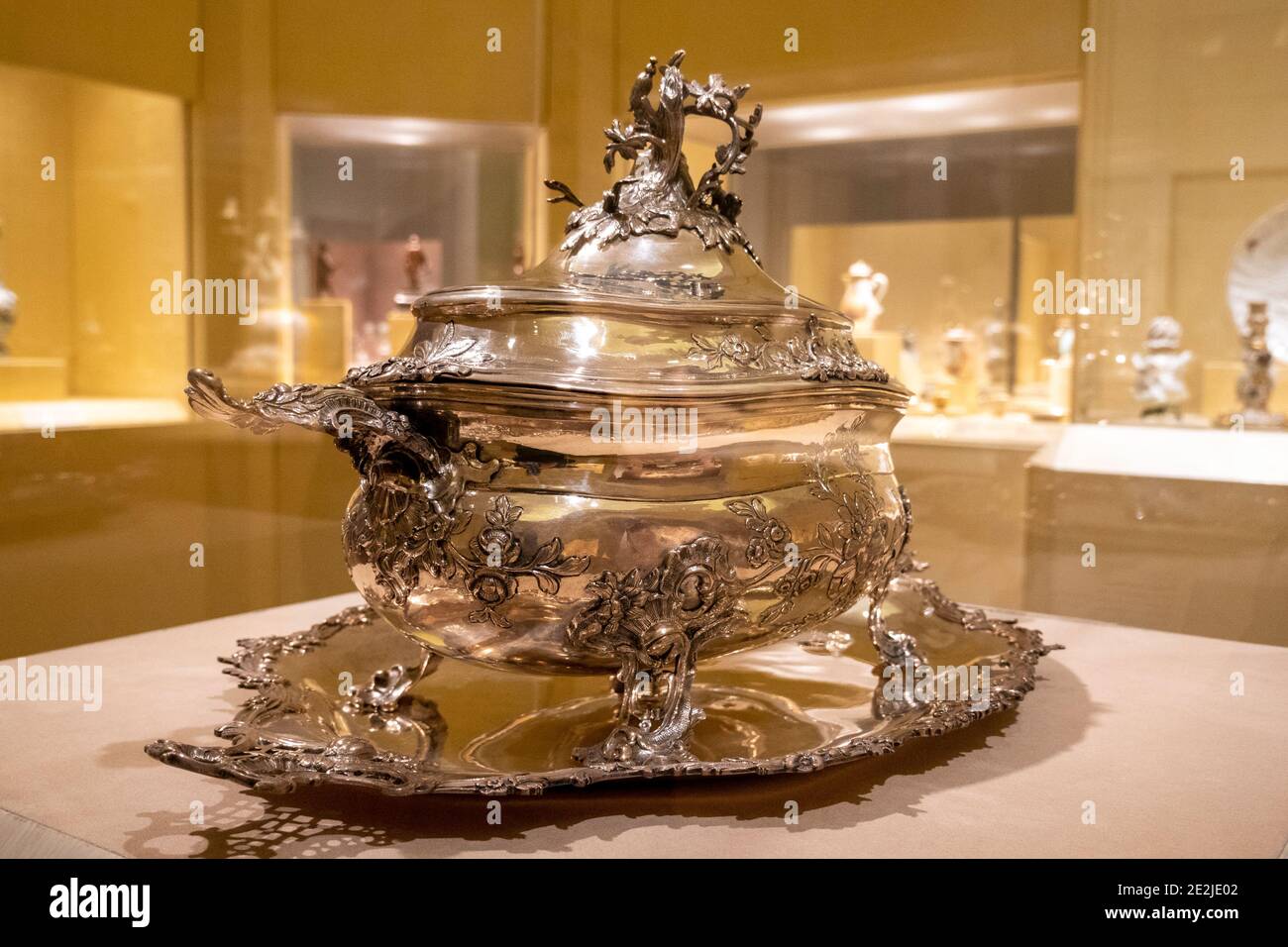 Escultura y Artes Decorativas en Europa Central, 1700-1800, exposiciones en  el Museo Metropolitano de Arte, Nueva York, EE.UU Fotografía de stock -  Alamy