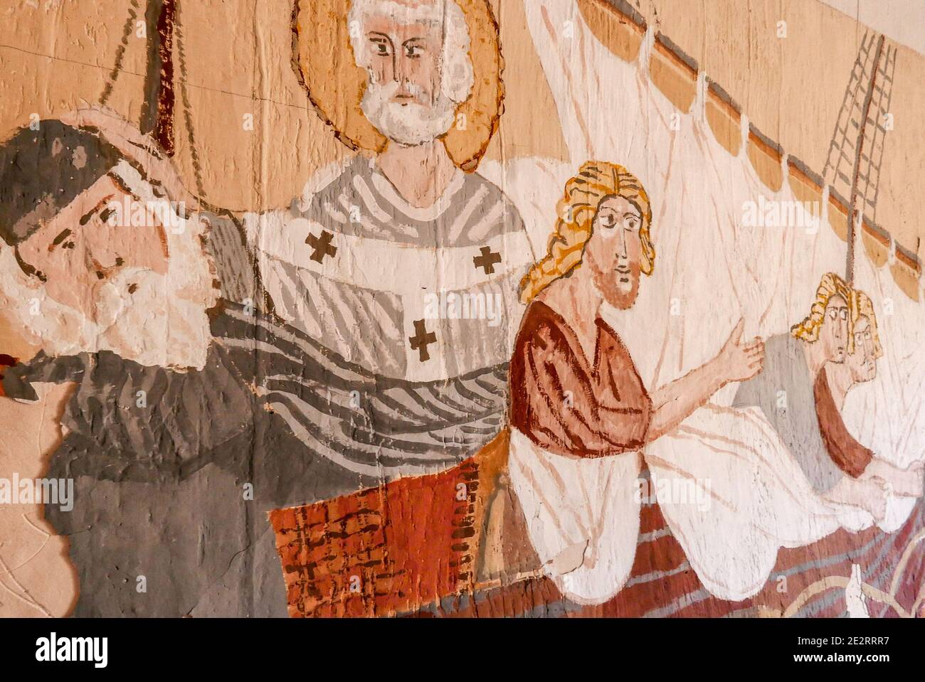 España, Cataluña: Provincia de Lleida. Murales en el interior de la ermita de San Marco, con vistas al "Muro Chino" de Finestres, cerca del pueblo abandonado Foto de stock