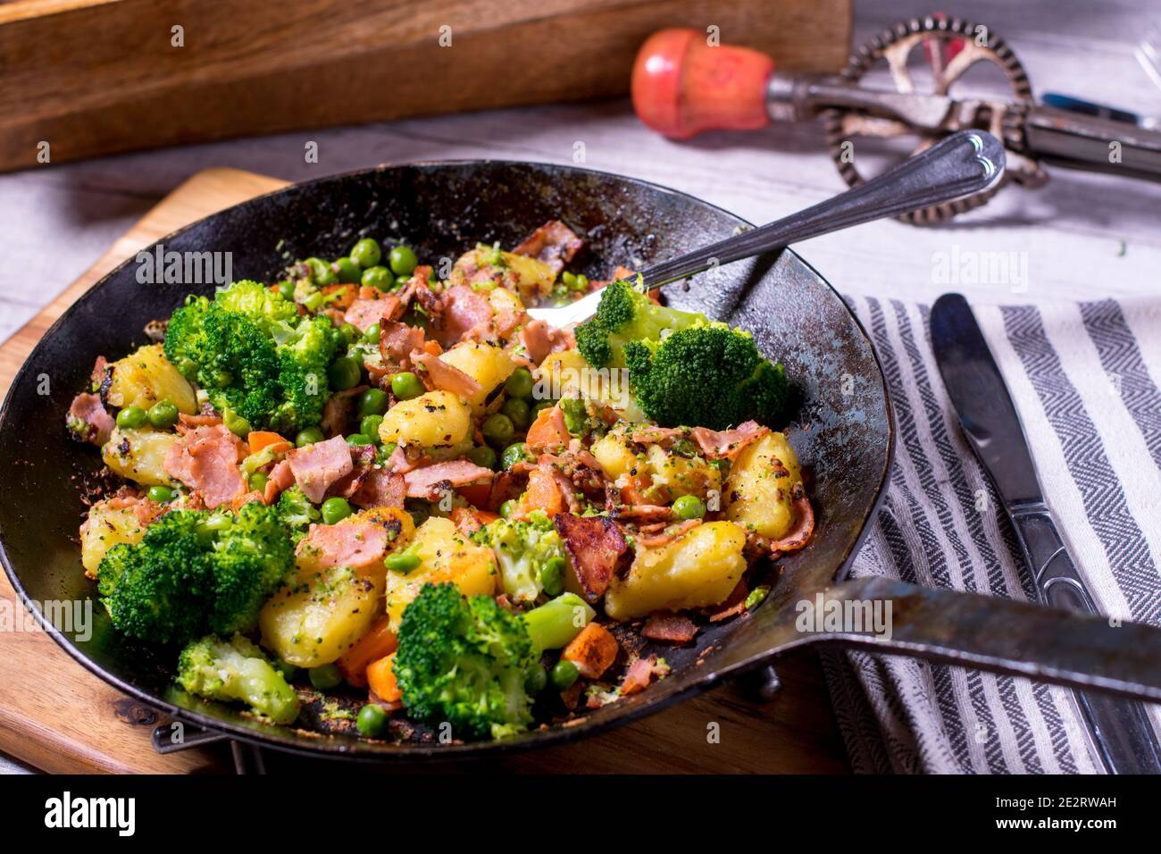 Verduras y carne fotografías e imágenes de alta resolución Alamy