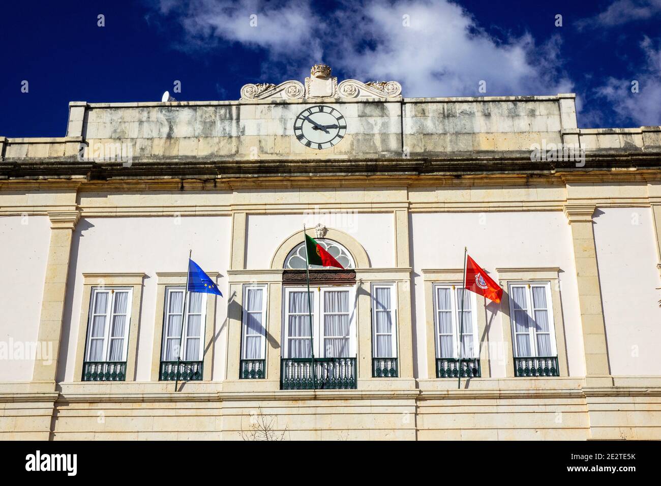 Ayuntamiento Municipal de Silves Ayuntamiento (Camara Municipal de Silves),  edificio en Praça do municipio Silves el Algarve Portugal Fotografía de  stock - Alamy