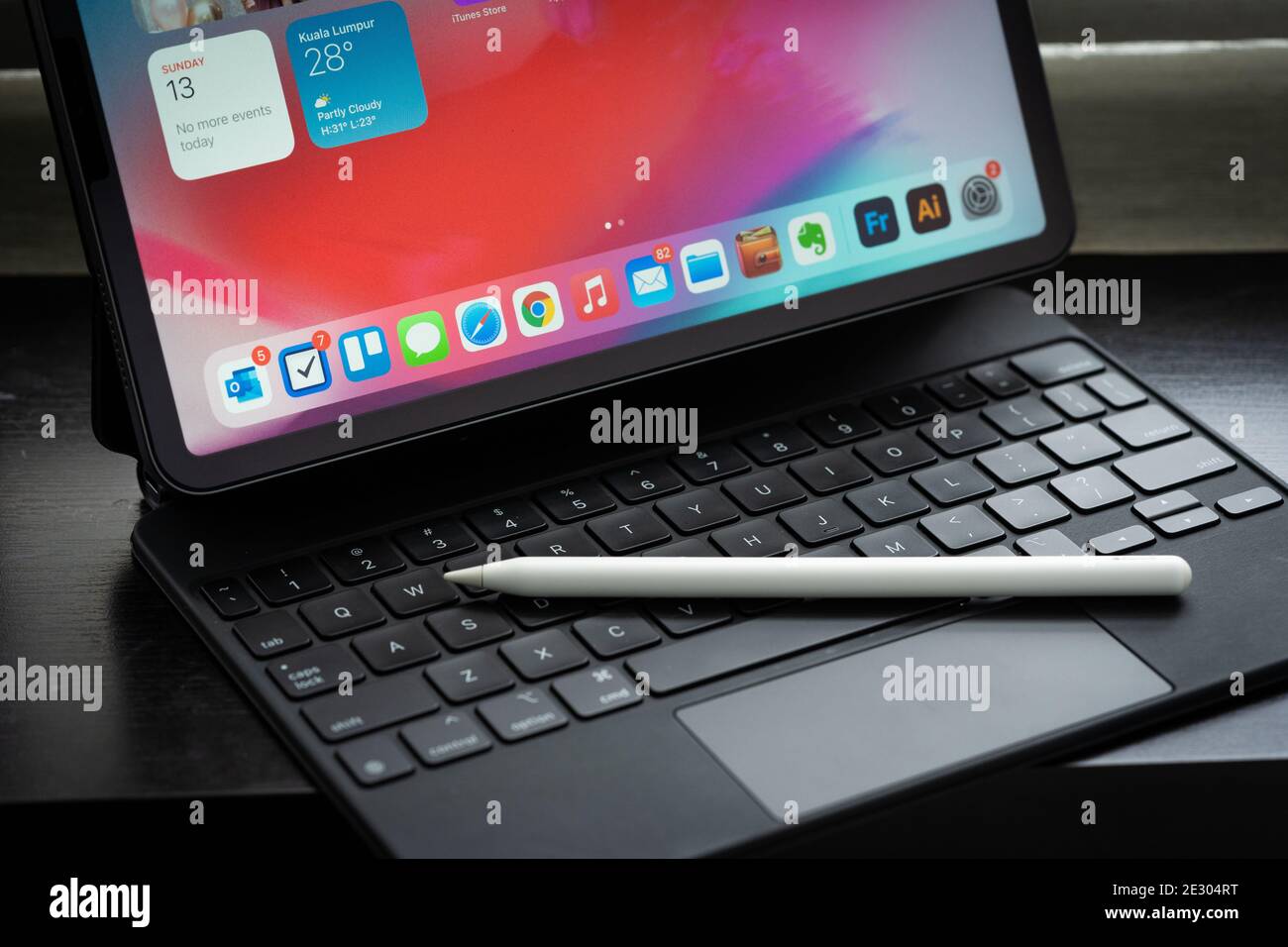 Apple 11 iPad Pro con teclado mágico y kit de lápiz de Apple