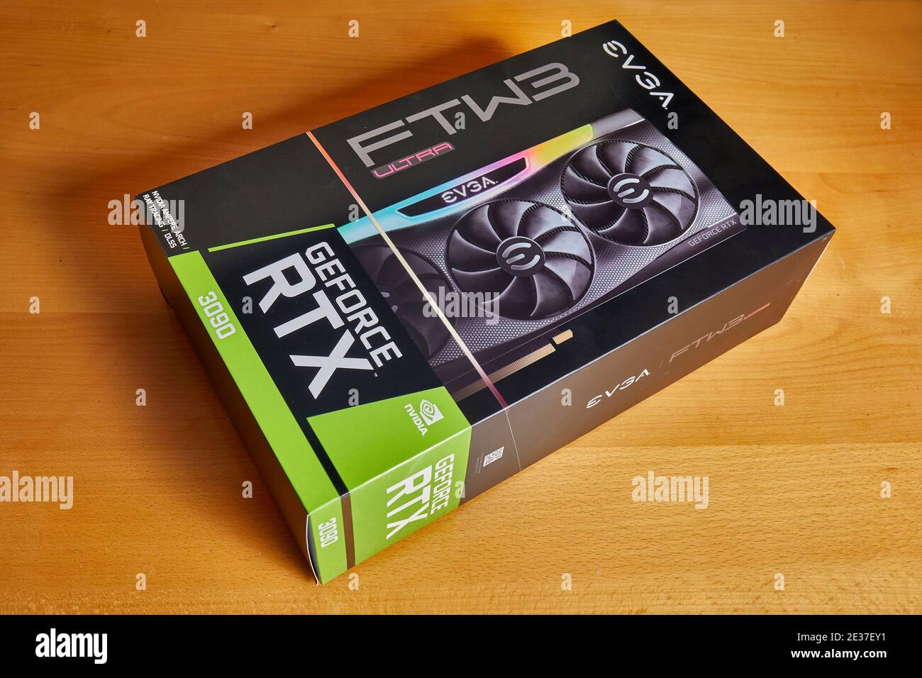 Caja GPU EVGA GeForce RTX 3090 Nvidia Fotografía de stock - Alamy