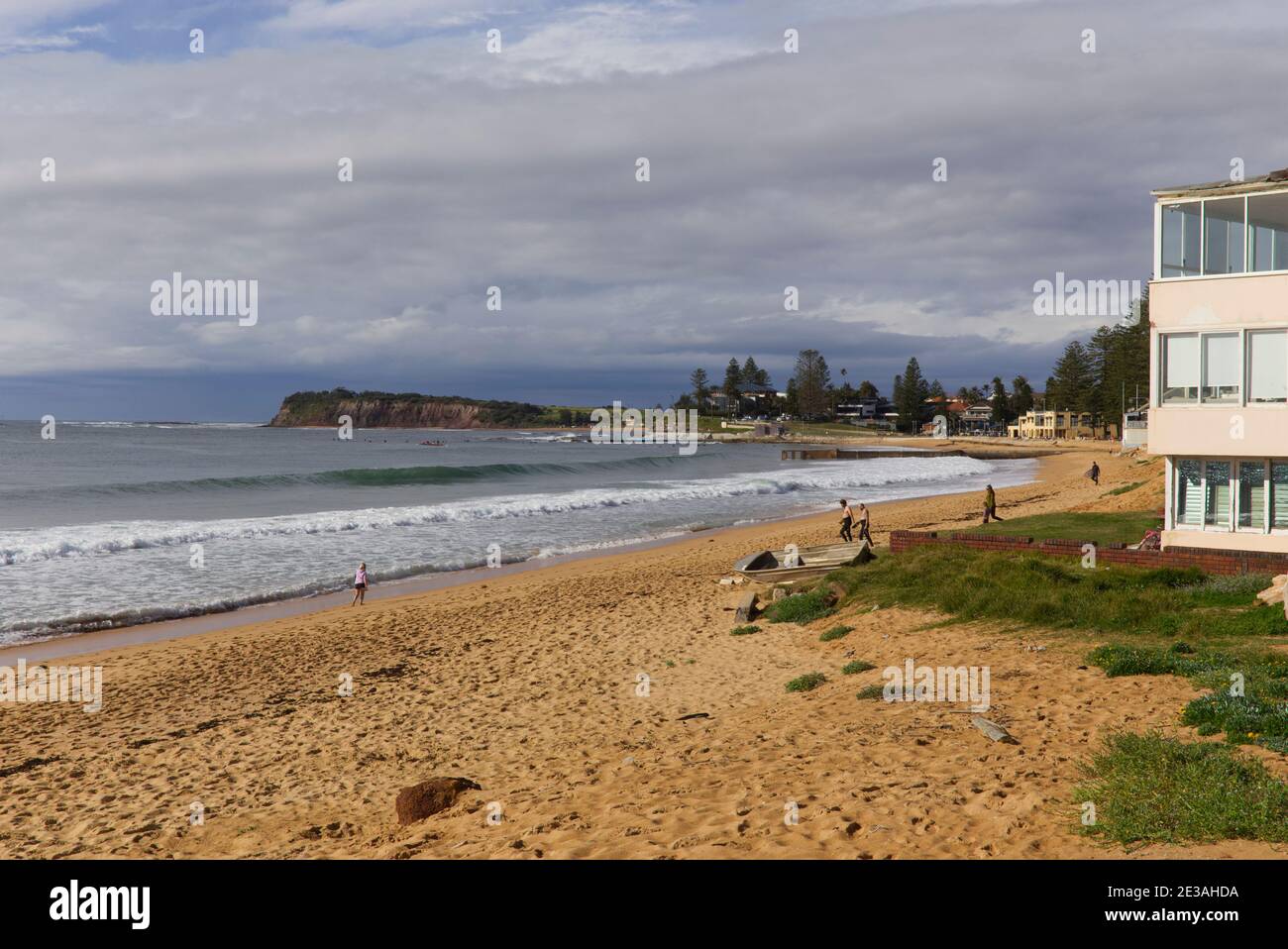 Erosión costera de la playa en Collaroy en las playas del norte De Sydney Australia Foto de stock