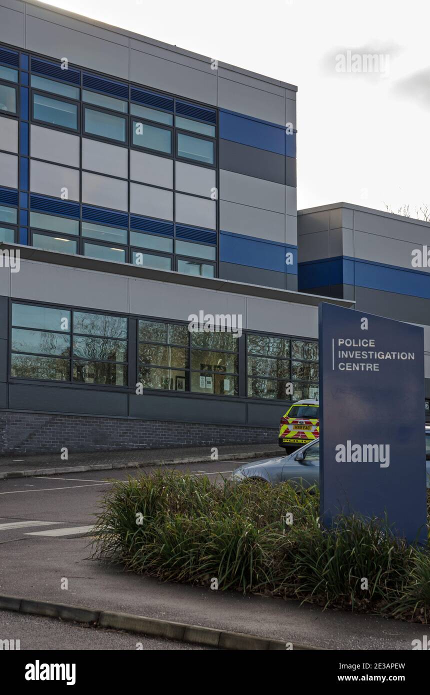 Basingstoke, Reino Unido - 17 de enero de 2021: Sede de la Policía de Hampshire en Basingstoke. Algunos detectives con base en el centro de investigación fueron recientemente Foto de stock