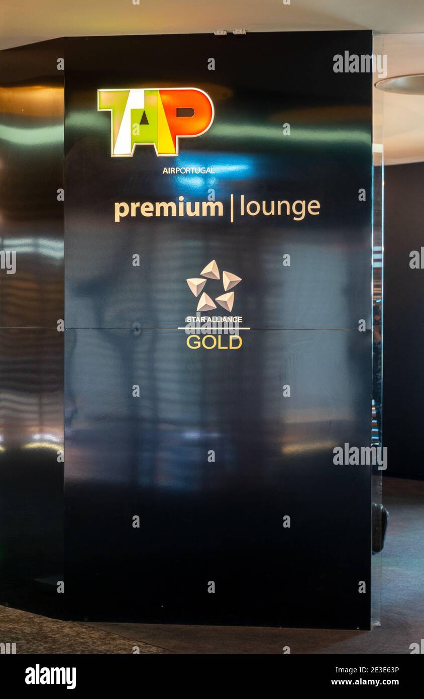 TOQUE Air Portugal Premium Lounge Entrada en el aeropuerto de Lisboa VIP Salón para pasajeros de Star Alliance Gold Member Airline Foto de stock