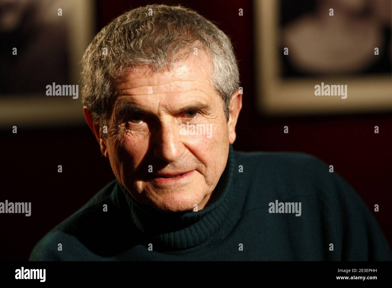 Le President Du Jury Claude Lelouch Pose Lors De L Ouverture Du 11eme Festival Internacional De La Creacion Televisiluelle De Luchon Le 4 Fevrier 09 Foto De Patrick Bernard Abacapress Com Fotografia De Stock