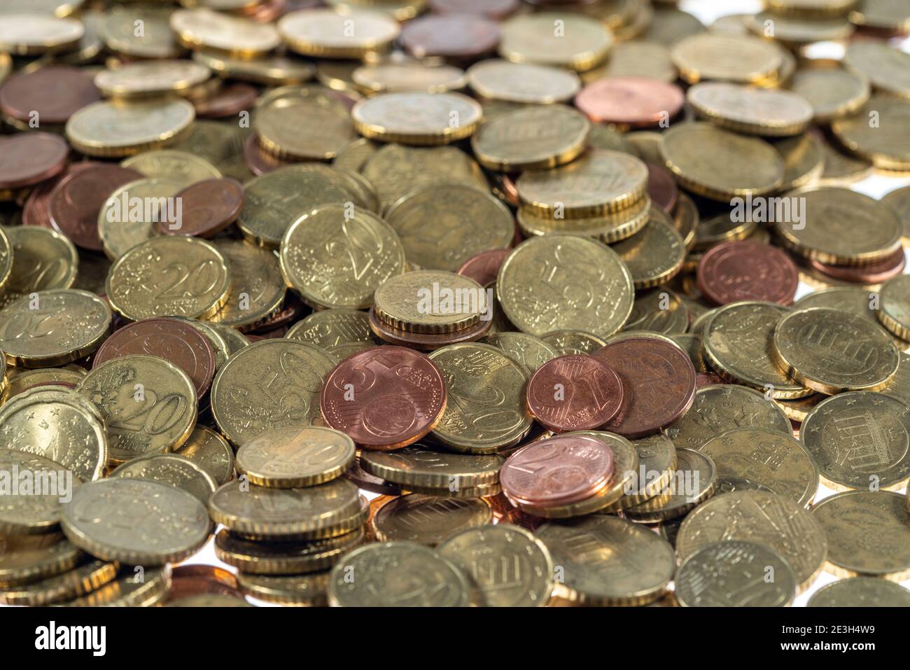 Monedas, monedas en euros, monedas en céntimos, un céntimo, dos céntimos, cinco céntimos, diez céntimos, veinte céntimos, cincuenta céntimos, monedas en euros, Foto de stock