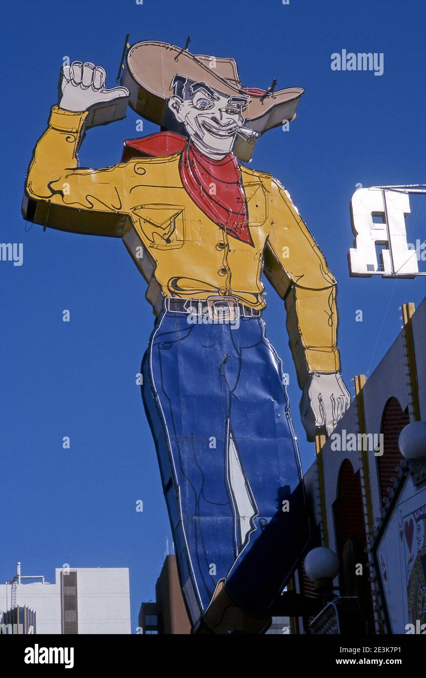 Icónico cartel de neón de vaquero en Fremont Street en el centro de las Vegas, Nevada Foto de stock