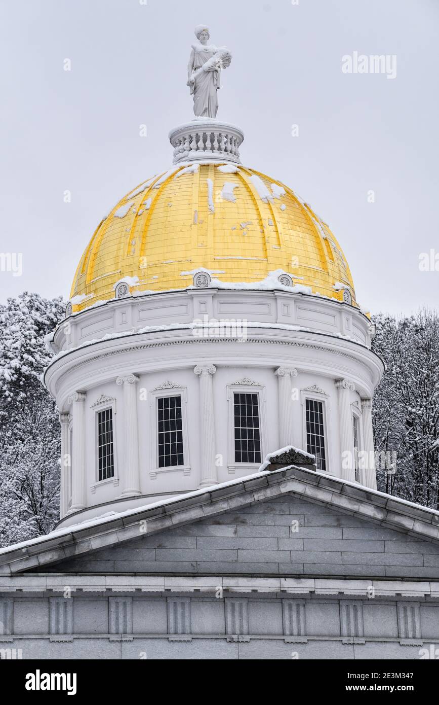 Cúpula dorada de la Vermont State House, Montpelier, VT, EE.UU., Nueva Inglaterra. Foto de stock