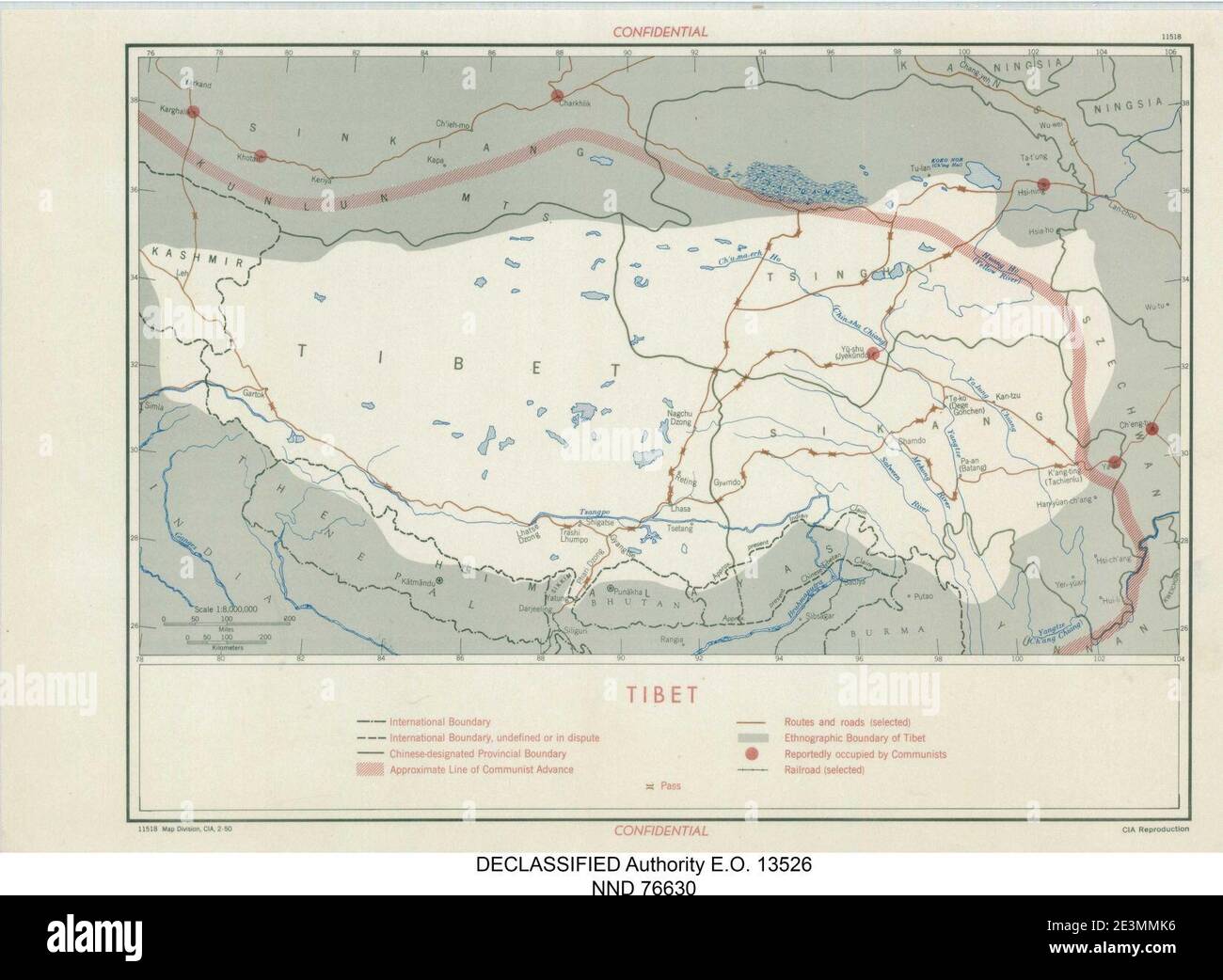 Mapa del Tíbet- ''TIBET CONFIDENCIAL'' ''límite etnográfico del Tíbet''''línea aproximada del avance comunista'' y ''supuestamente ocupado por comunistas'''''11518, CIA, 2-50''' Febrero 1950 mapa- 305945 11518 01. Foto de stock