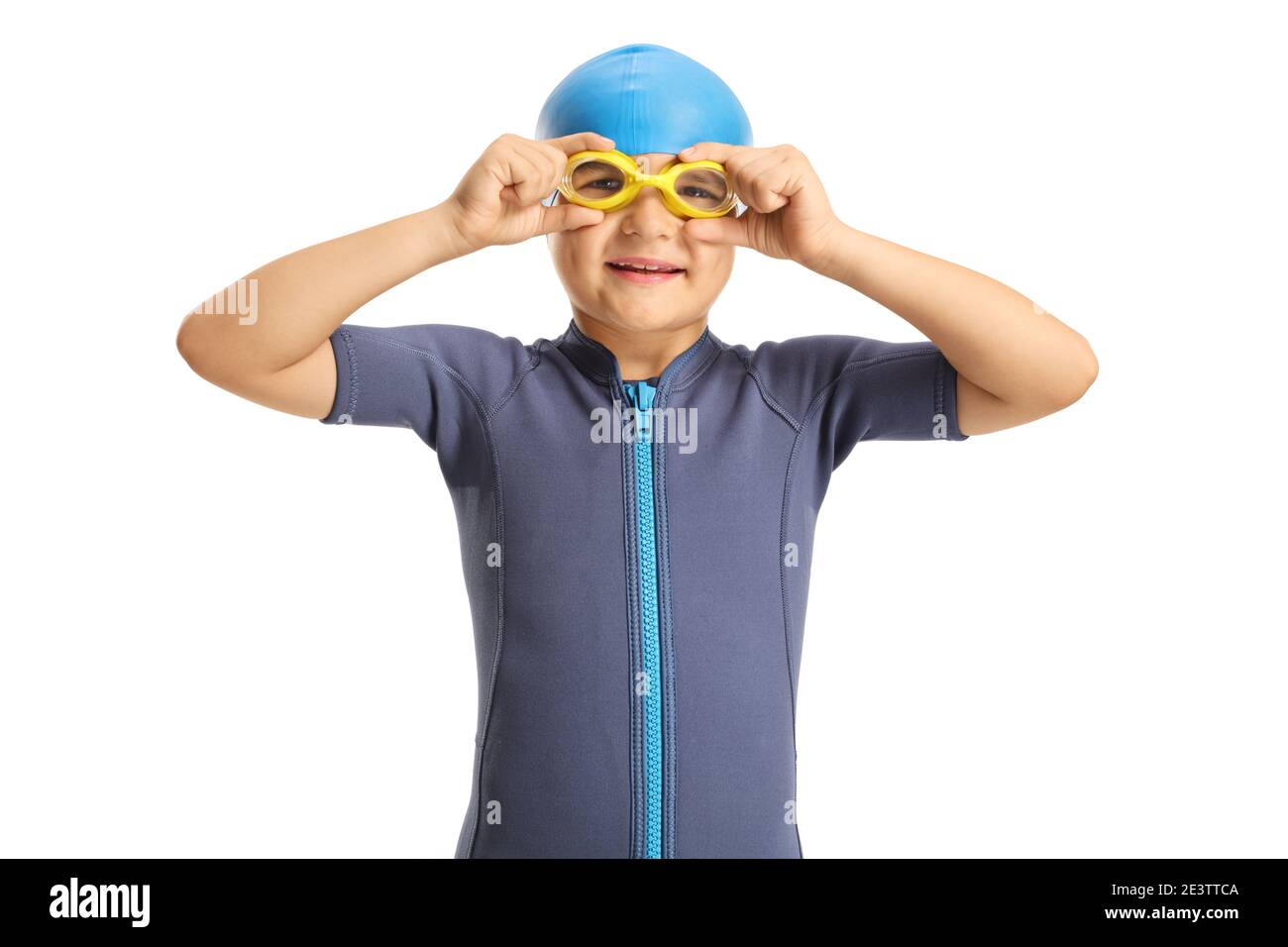 Niño en traje de neopreno poniendo gafas de natación aisladas fondo blanco  Fotografía de stock - Alamy