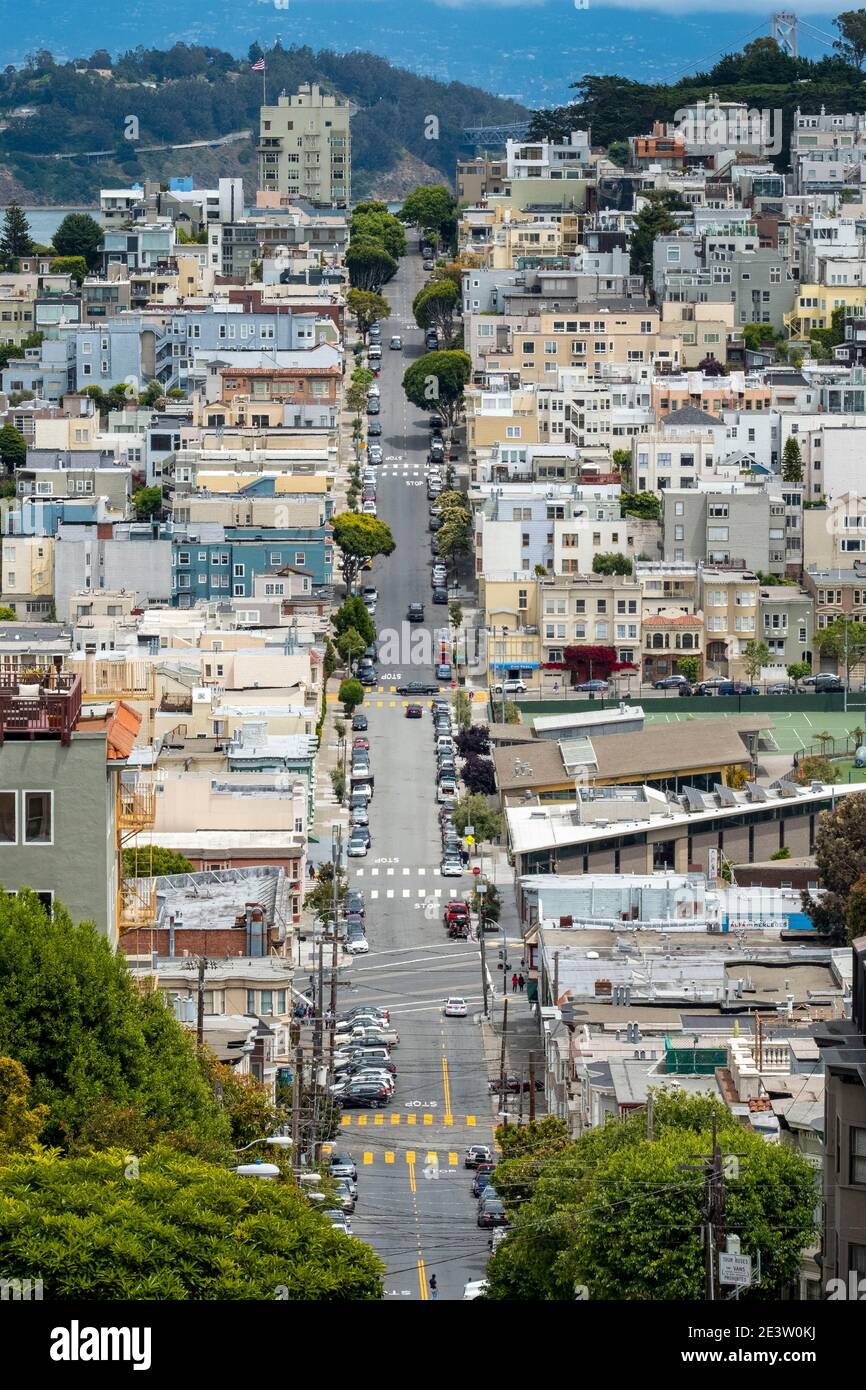 Vista hacia Lombard Street, San Francisco, California, Estados Unidos. Foto de stock