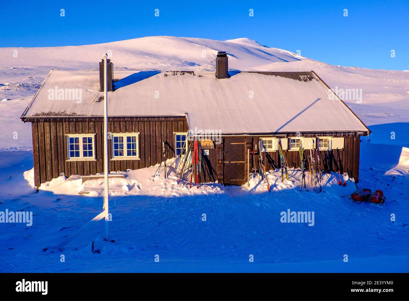 Una cabaña de montaña DNT en la cordillera Dovre, Noruega Foto de stock