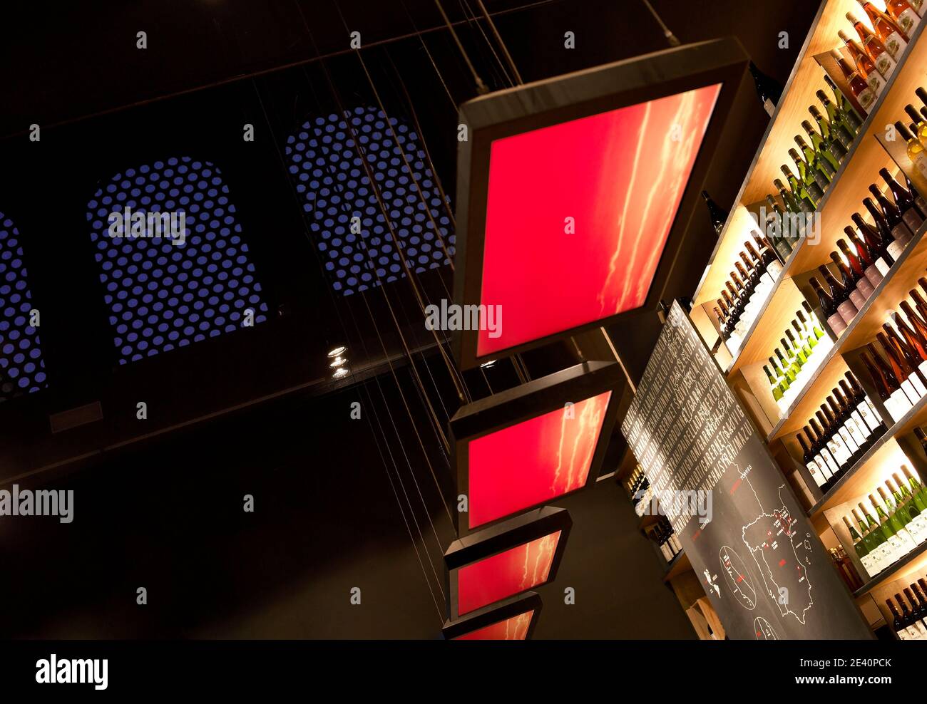 Vinoteca Torres - la Roca (Barcelona) por Toni Arola, Vinothek, español, españa, España, España, España, España-a Catalu-a, gastronomía, gastronomía, gastronomia, gastronomia Foto de stock