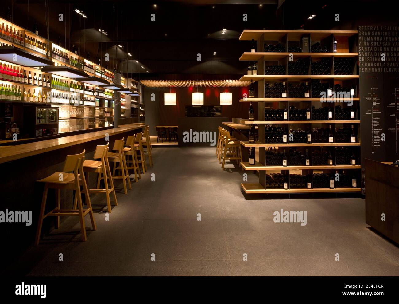 Vinoteca Torres - la Rocca (Barcelona) por Toni Arola, Vinothek, español, españa, España, España, España, España-a Catalu-a, gastronomia, gastronomía, gastronomia, gastronomia Foto de stock