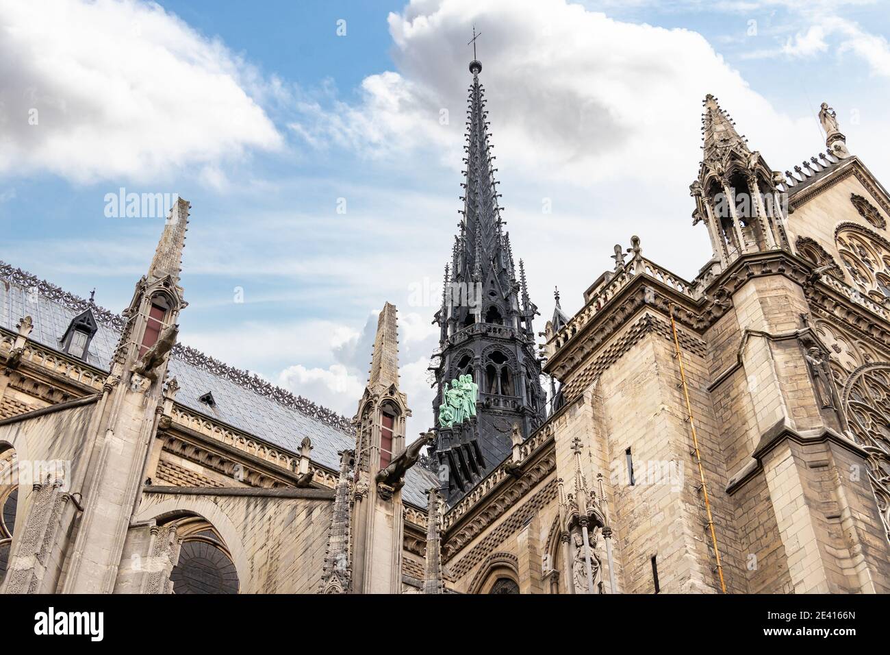 Catedral de Notre Dame aguja de madera Foto de stock