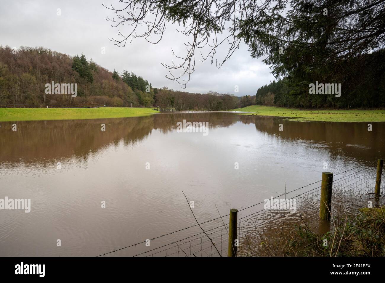 Pickering, Inglaterra, Reino Unido, 22 de enero de 2021. La ciudad se escapa de las inundaciones durante la tormenta Christoph, a pesar de los niveles récord de agua detrás del sistema bund. Foto de stock