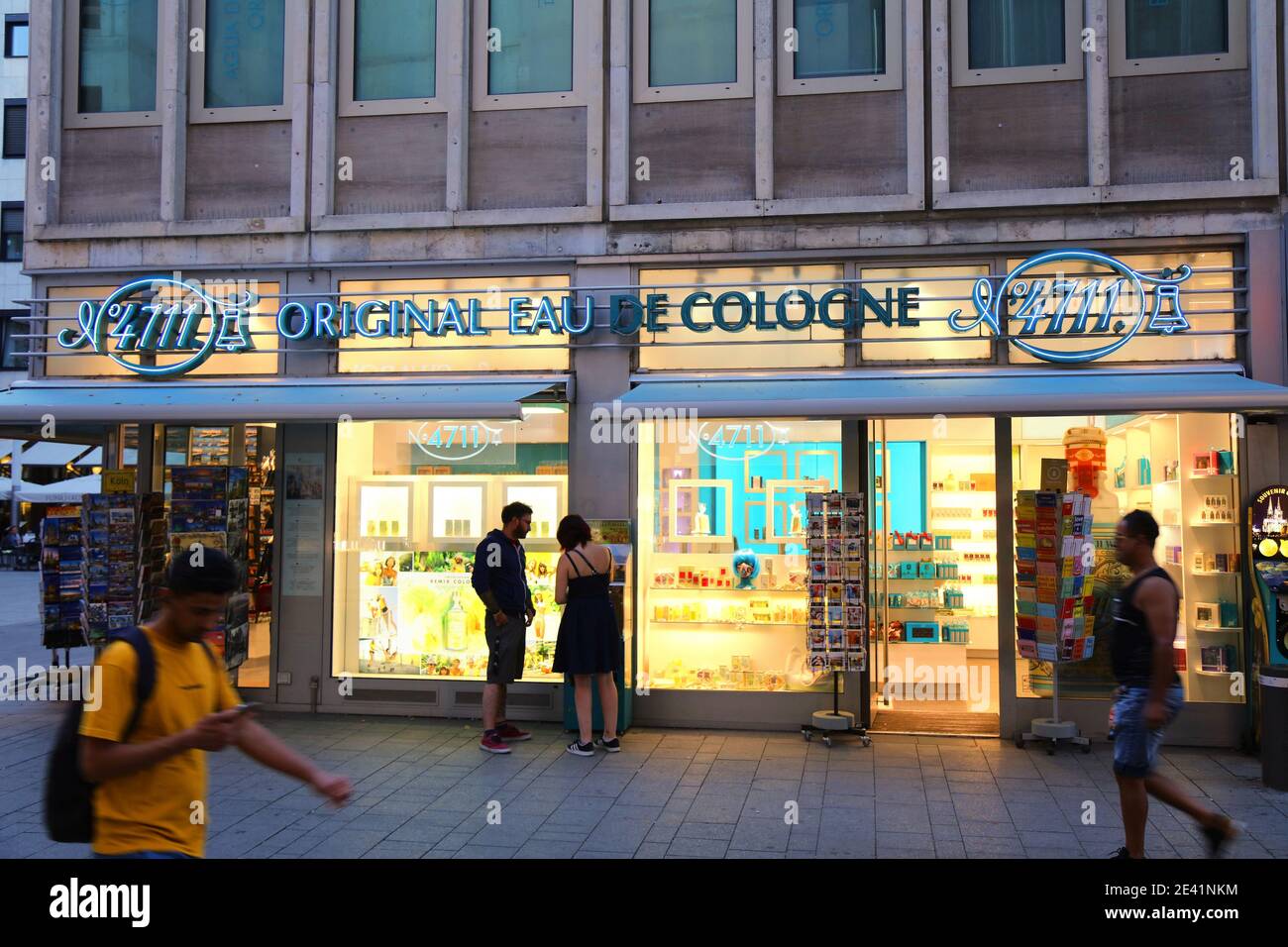 COLONIA, ALEMANIA - 21 DE SEPTIEMBRE de 2020: Tienda Eau de Colonia en  Alemania. Original Eau de Colonia (no 4711) es un perfume originario del  año 1709 en Ger Fotografía de stock - Alamy