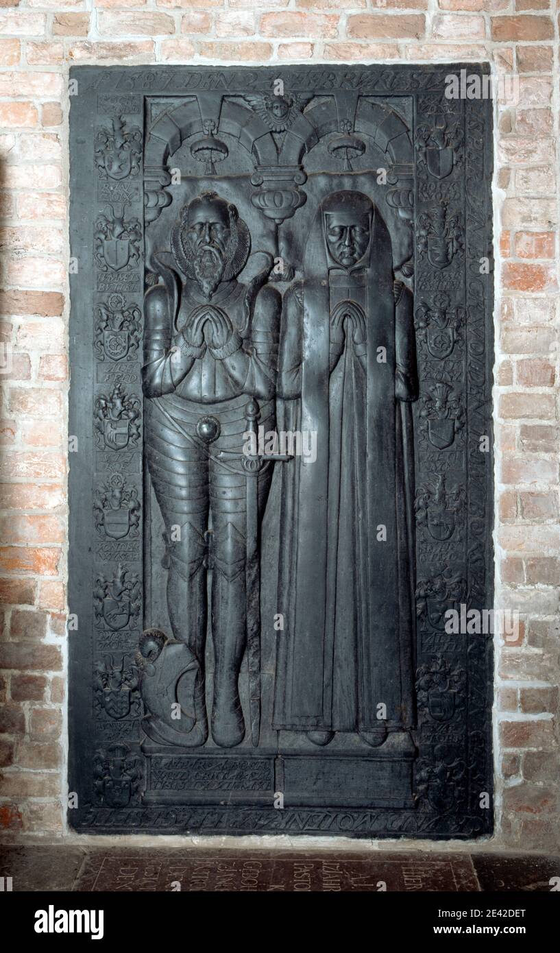 Grabplatte f¸r Jasper von Buchwaldt und seine Gattin 1587 Foto de stock
