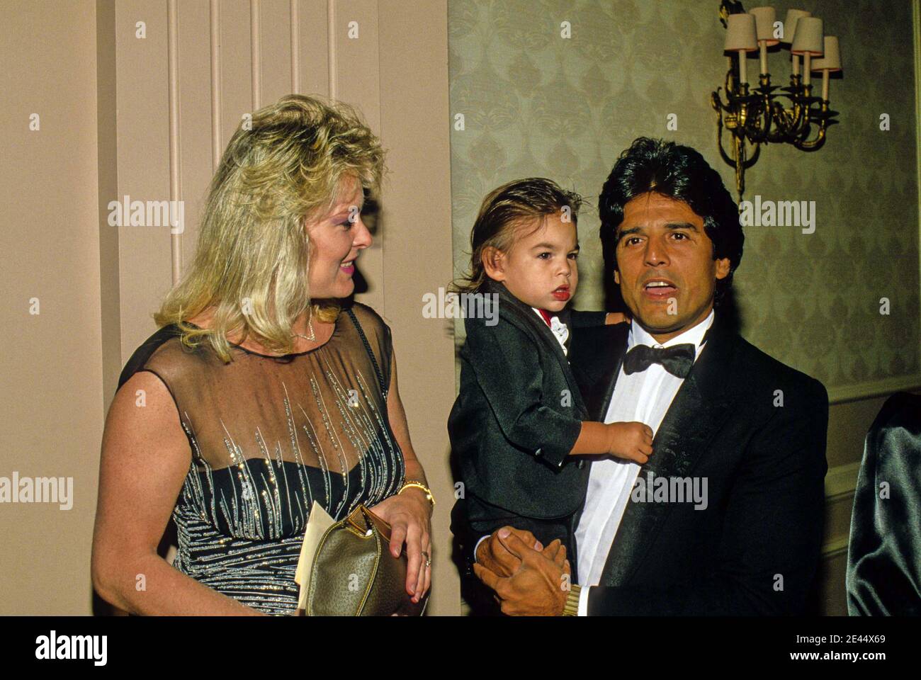 Who Is Erik Estrada Married To