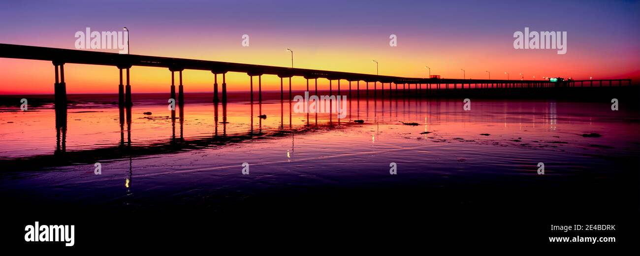Ocean Beach Pier al atardecer, San Diego, California, Estados Unidos Foto de stock
