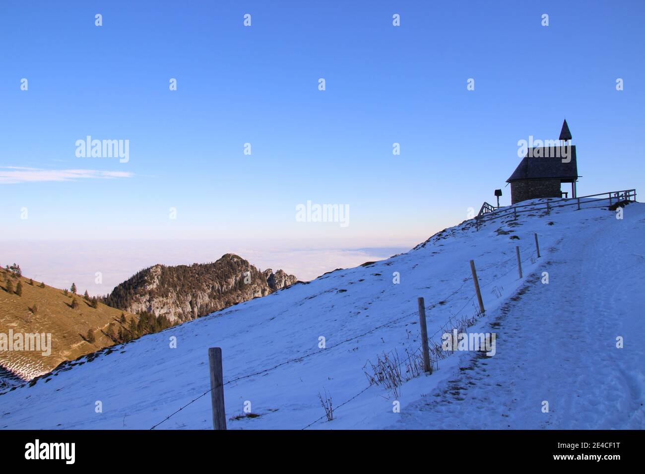 Wanderung zum Gipfel der Kampenwand (1669 m) im Chiemgau, Chiemgauer Alpen, bei Aschau, Oberbayern, Bayern, Süddeutschland, Alemania Foto de stock