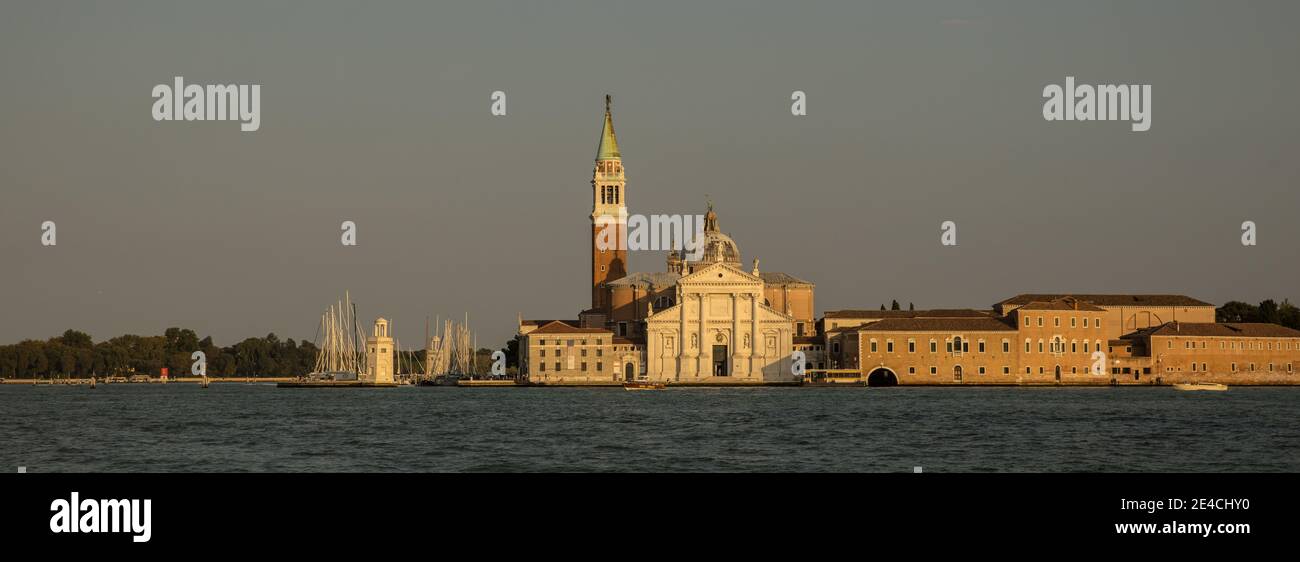 Venecia durante Corona Times sin turistas, vista de San Giorgio Maggiore Foto de stock