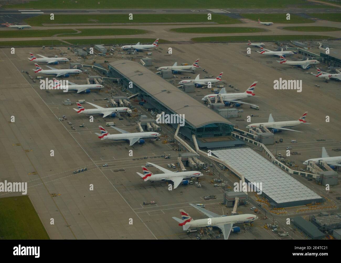 Aviones de British Airways en el centro del aeropuerto Foto de stock