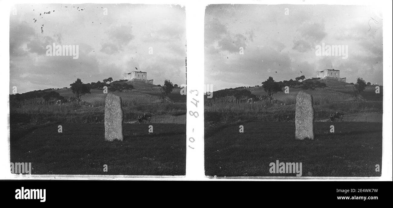 Menhir a Palau-solità i Plegamans Fotografía de stock - Alamy