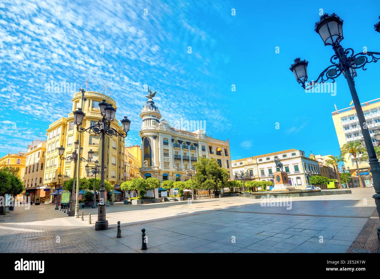 Vista de la Plaza de las Tendillas en el moderno barrio de Córdoba. Andalucía, España. Foto de stock