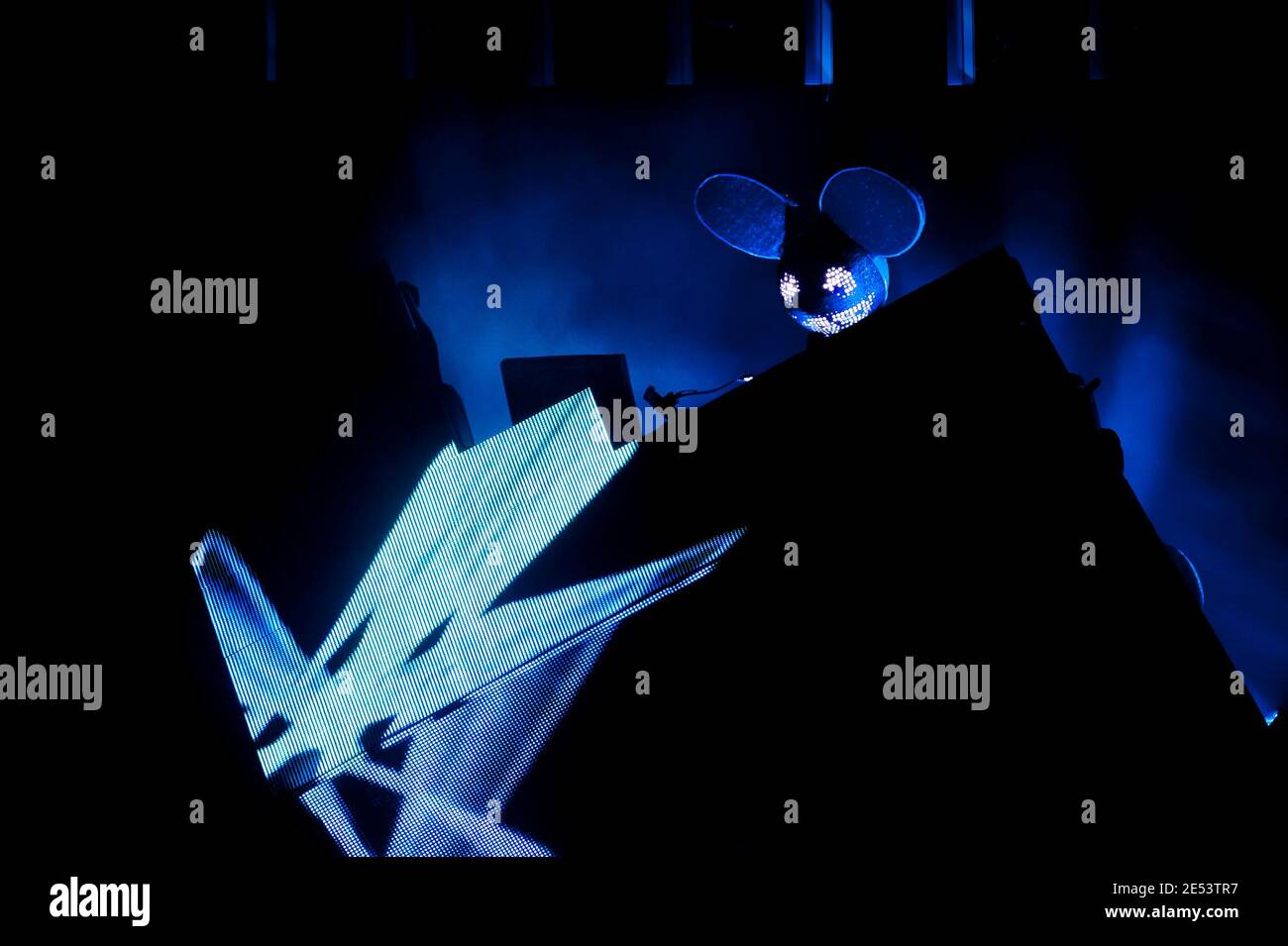 Máscara deadmau5 fotografías e imágenes de alta resolución - Alamy