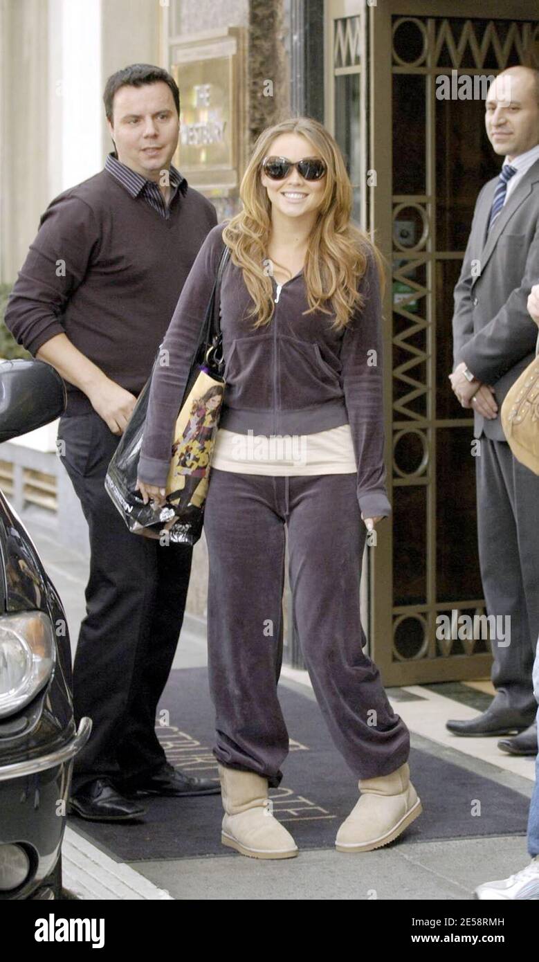 ¡exclusivo! Kimberley Walsh de Girls Aloud en el centro de Londres antes del concierto de la banda en Sketch. Londres, Reino Unido. 10/17/07. [[mapa]] Foto de stock