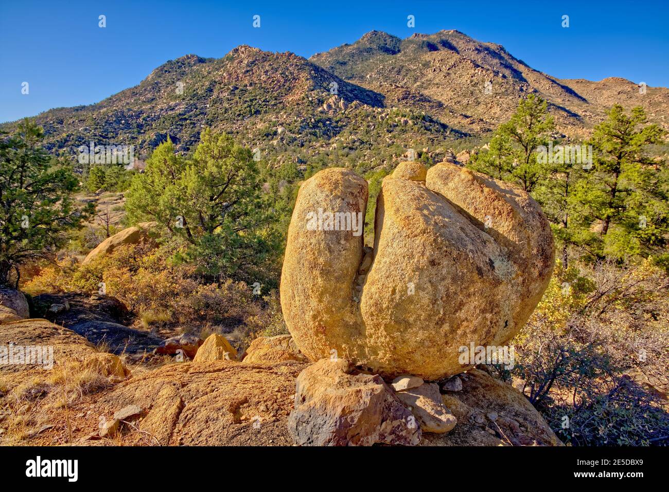 Gigantes Boulders, Área recreativa de la Cuenca de granito, Bosque Nacional Prescott, Arizona, EE.UU Foto de stock