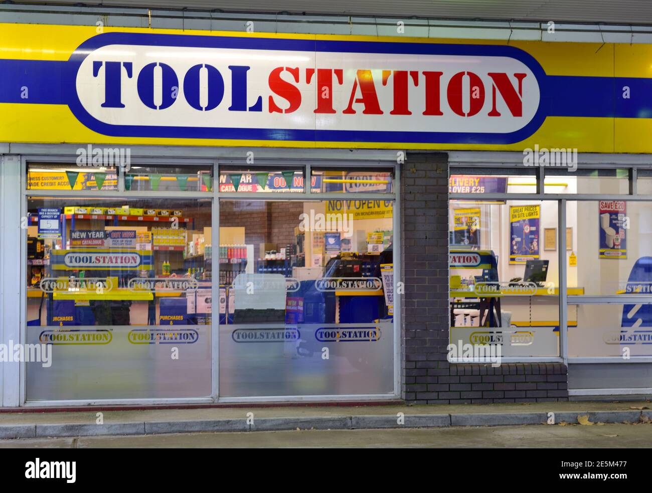 Toolstation cadena de tiendas minoristas de venta de herramientas,  materiales de construcción y hardware Fotografía de stock - Alamy