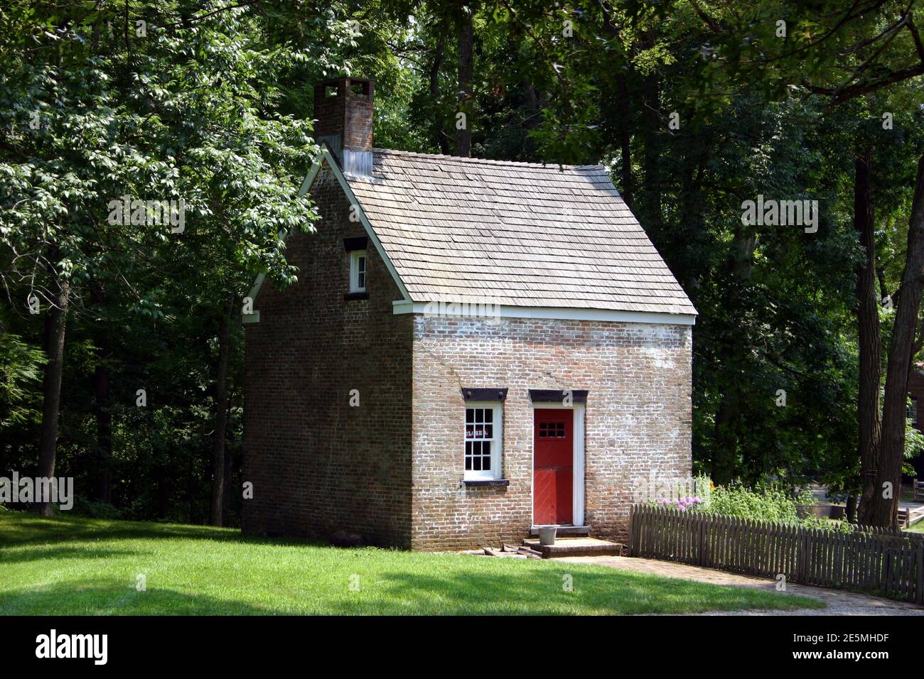 Casa colonial del siglo XIX – Allaire State Park, NJ, EE.UU Foto de stock