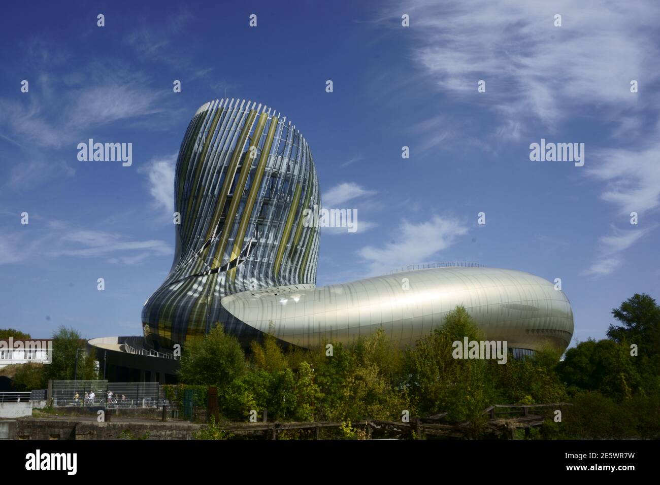 La Cite du Vin.el Museo del vino de Burdeos. Foto de stock