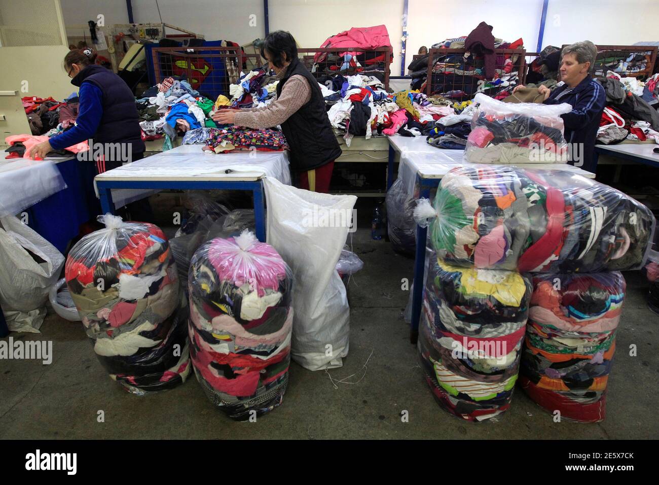 Descuento De Ropa Fotos e Imágenes de stock - Página 8 - Alamy