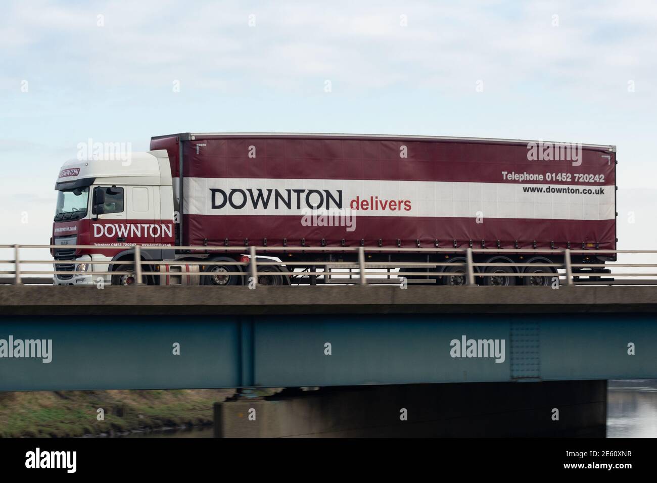 Camión de empresa de transporte de Downton - Escocia, Reino Unido Foto de stock
