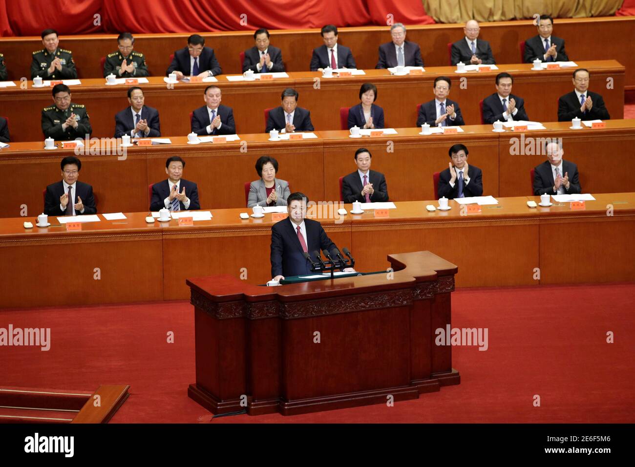 El Presidente de China, Xi Jinping, pronuncia un discurso en una  conferencia conmemorativa del 150° aniversario del nacimiento de Sun  Yat-Sen, ampliamente reconocido como el padre de la China moderna, en el