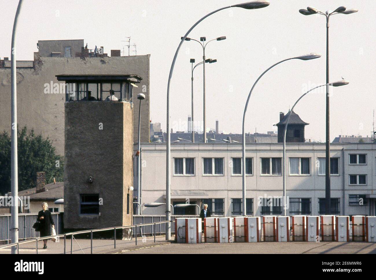 El Muro de Berlín entre Berlín Oriental y Occidental en 1983 Foto de stock