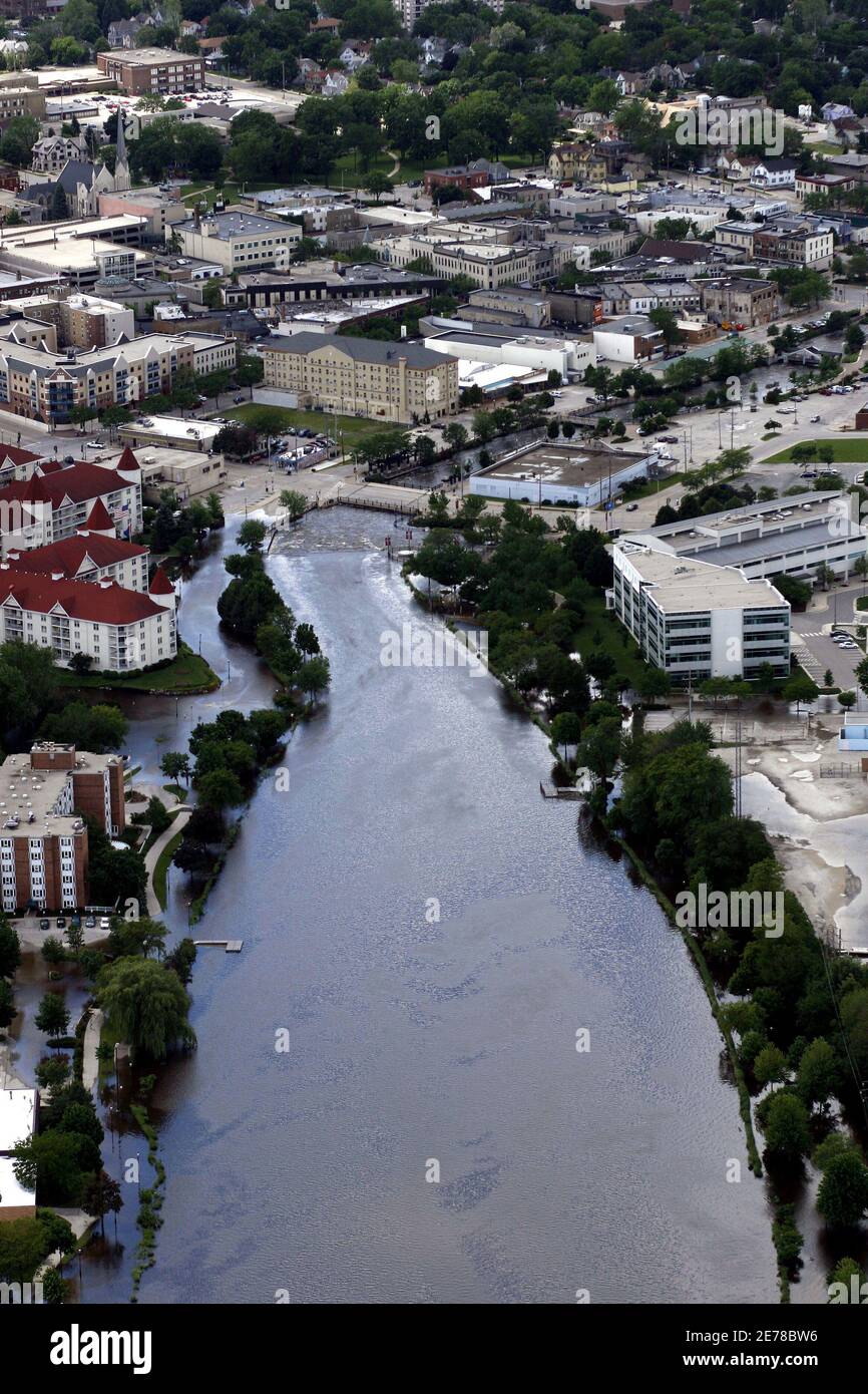 eva air extra bolsagage fee