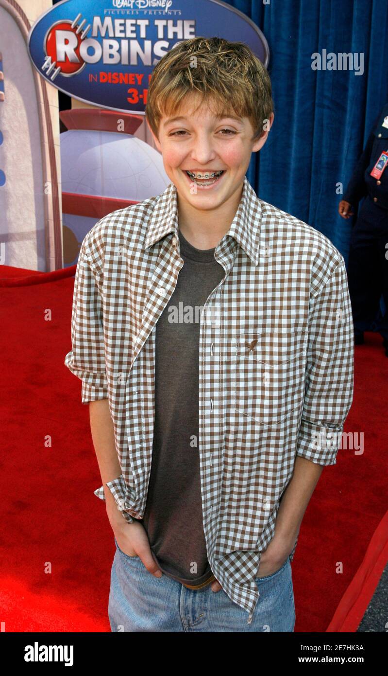 Actor Jordan Fry arrives at the premiere of ''Meet The Robinsons'' in Hollywood 25, 2007. REUTERS/Gus Ruelas (UNITED STATES Fotografía de stock - Alamy