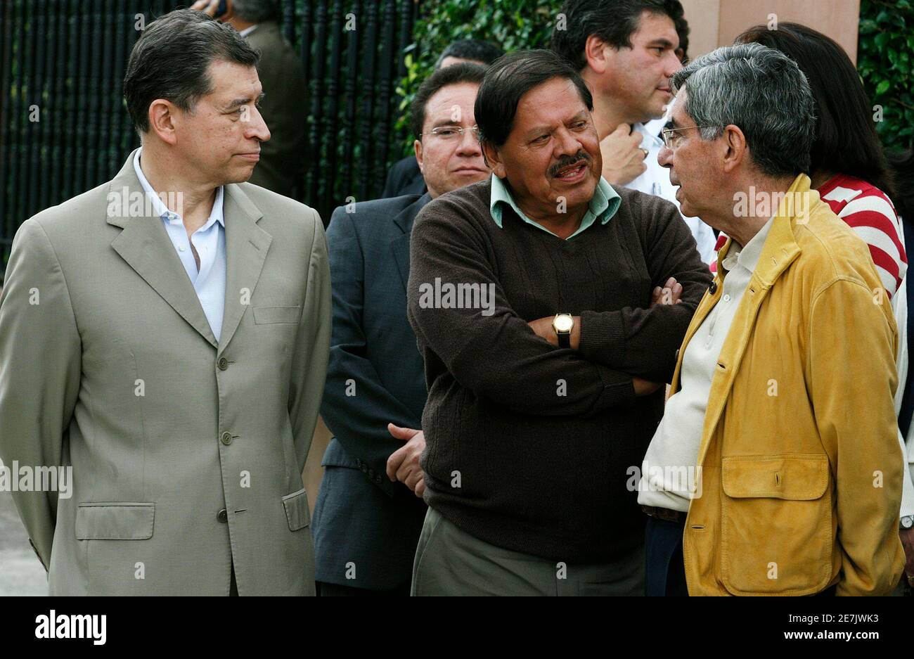 Felipe Arias Hijo De Oscar Arias Roberto Arias Fotos E Imagenes De Stock Alamy Oscar Rafael De Jesus Arias Sanchez San Jose 13 De Septiembre De 1940 Es Un Abogado
