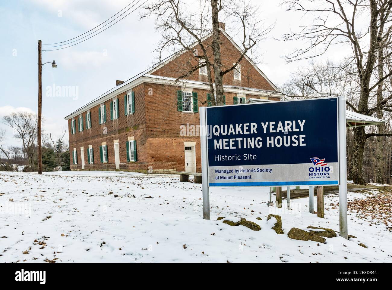 Mount Pleasant, Ohio/EE.UU.- 7 de marzo de 2019: Casa de reunión anual Quaker histórica construida en 1814, la primera casa de reunión al oeste de los Alleghenies. Monte PL Foto de stock