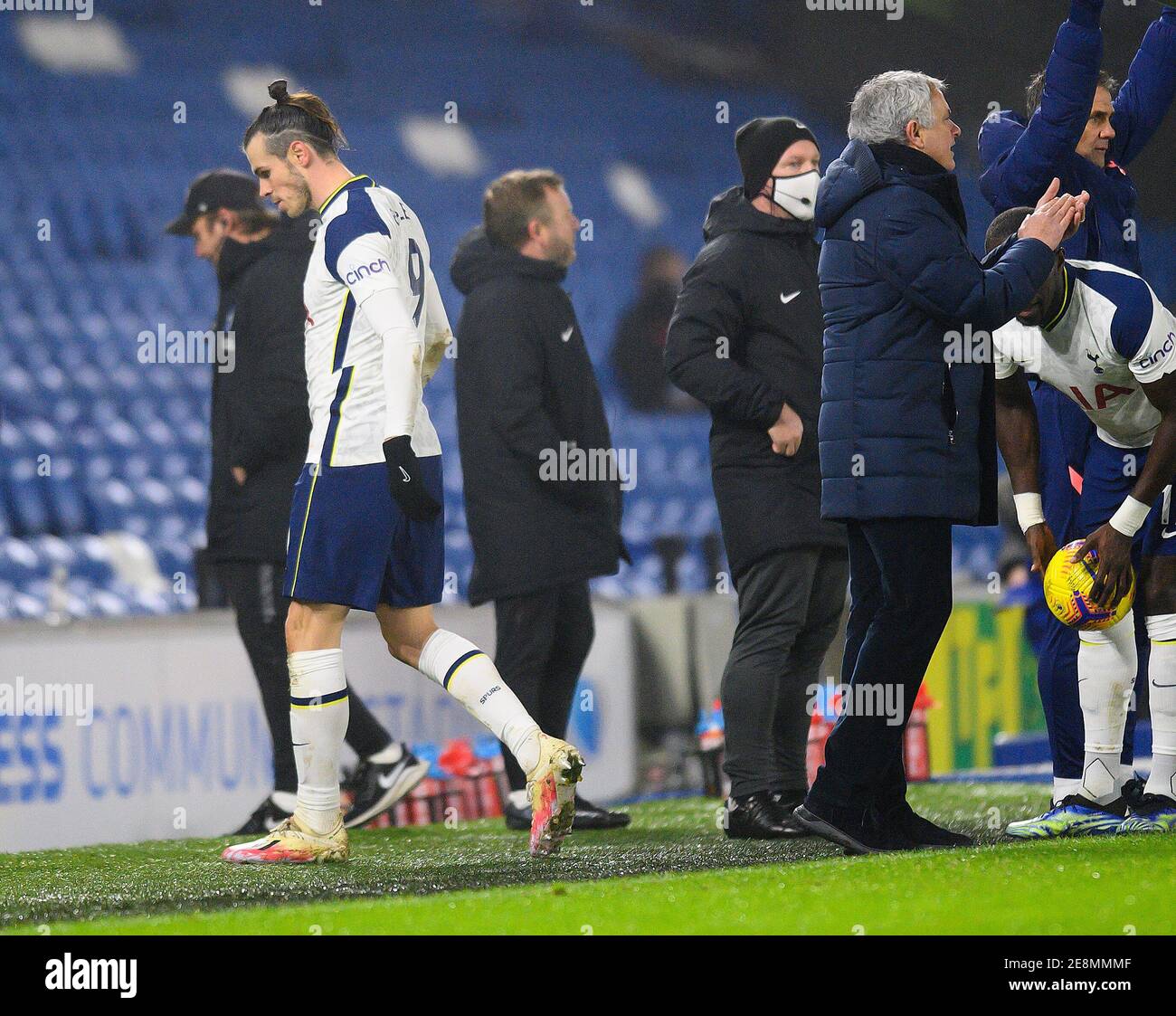 AMEX Stadium, Brighton, 31 de enero de 2021 Gareth Bale de Tottenham es sustituido durante su partido de la Premier League contra Brighton & Hove Albion crédito de imagen: © Mark Pain / Alamy Live News Foto de stock