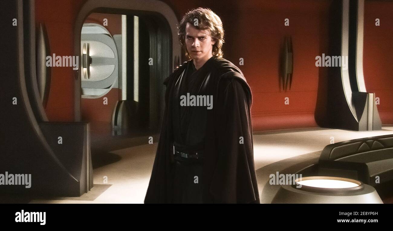 EE.UU. Hayden Christensen como Anakin Skywalker ( Darth ) en una escena de la película de Fox del siglo XX: Star Wars: Episodio III - Venge of Sith (2005). Argumento: