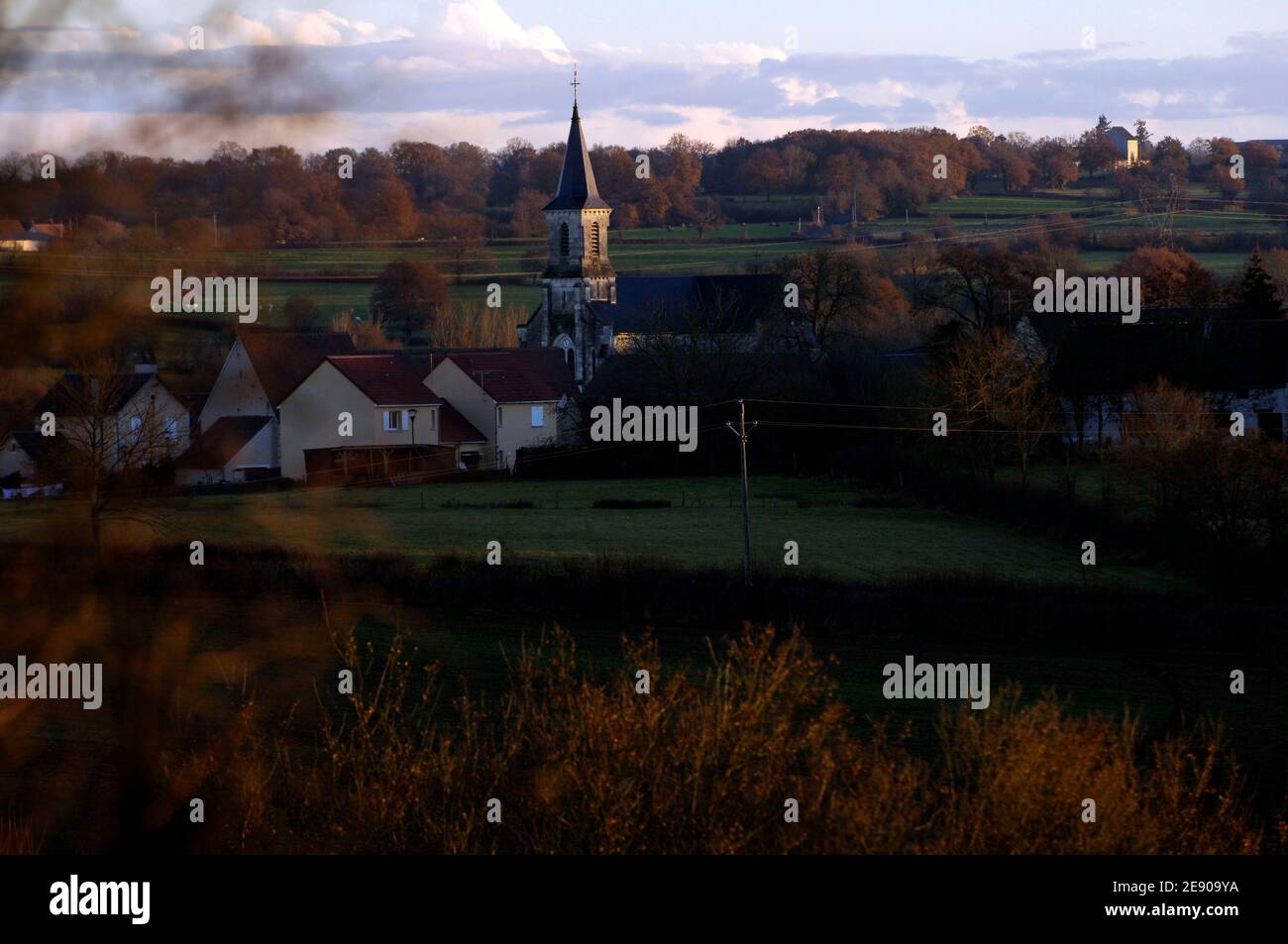 Le Village de Gournay (Indre), Francia, le 22 noviembre 2007. Gobet s'y est cache colgante 20 ans apres avoir ete condamne par contumace a la clusion criminelle. Il est accuse d'avoir viole ses deux belles filles, Corinne et Beatrice, entre 1981 y 1985. Le 17 septembre 2007, Gobet s'est rendu a la justice puis a ete ecroue. Julien Fouchet/ABACAPRESS.COM Foto de stock