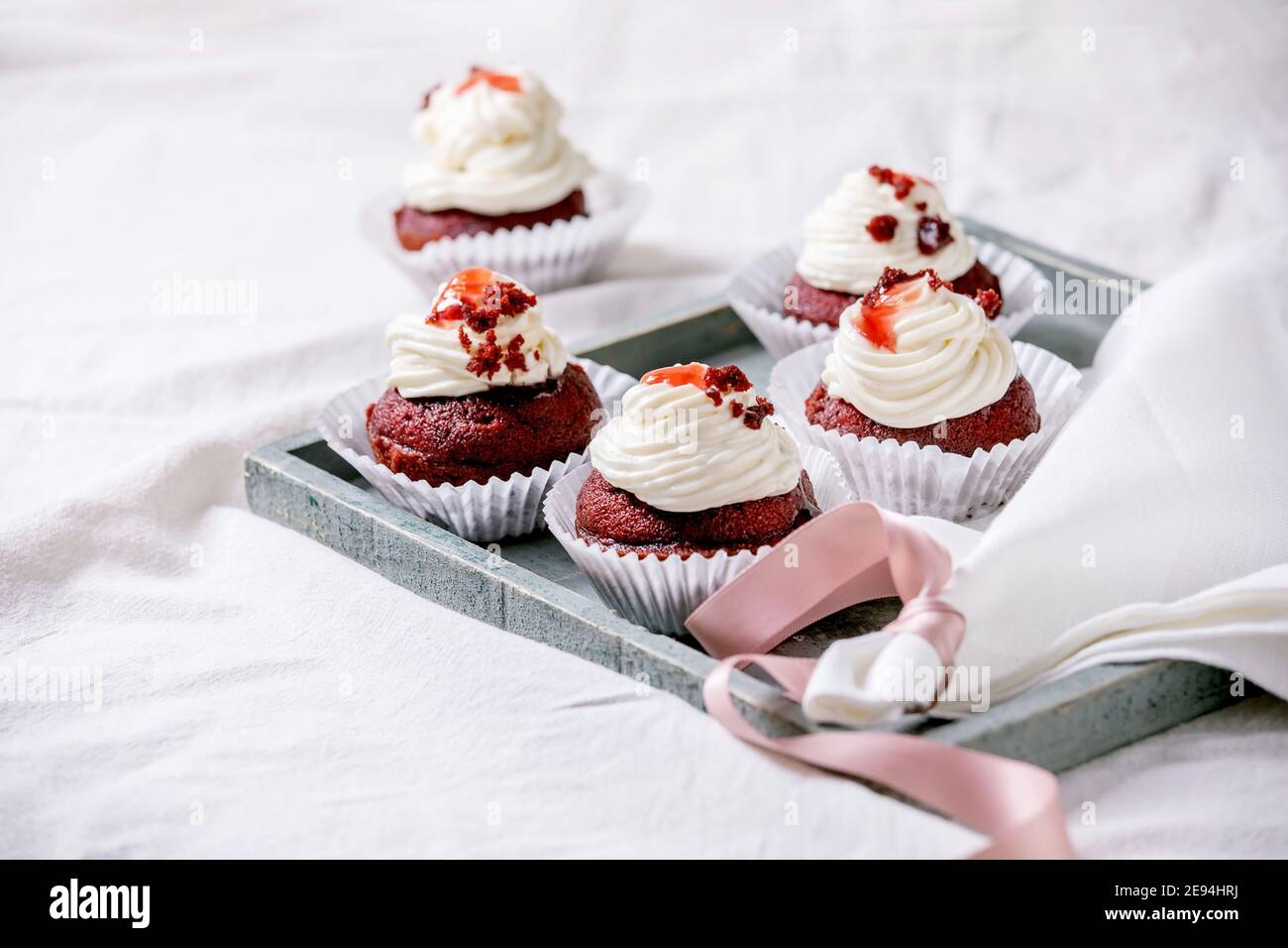 Pastelitos de terciopelo rojo Foto de stock