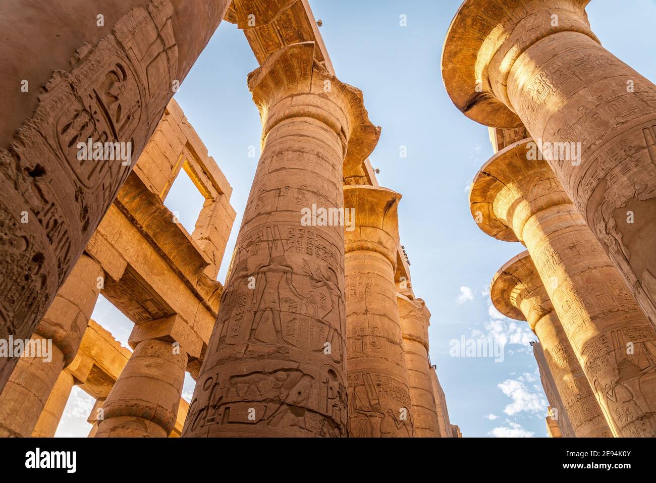 Pilares en el Templo de Karnak, Luxor, Egipto, África Foto de stock