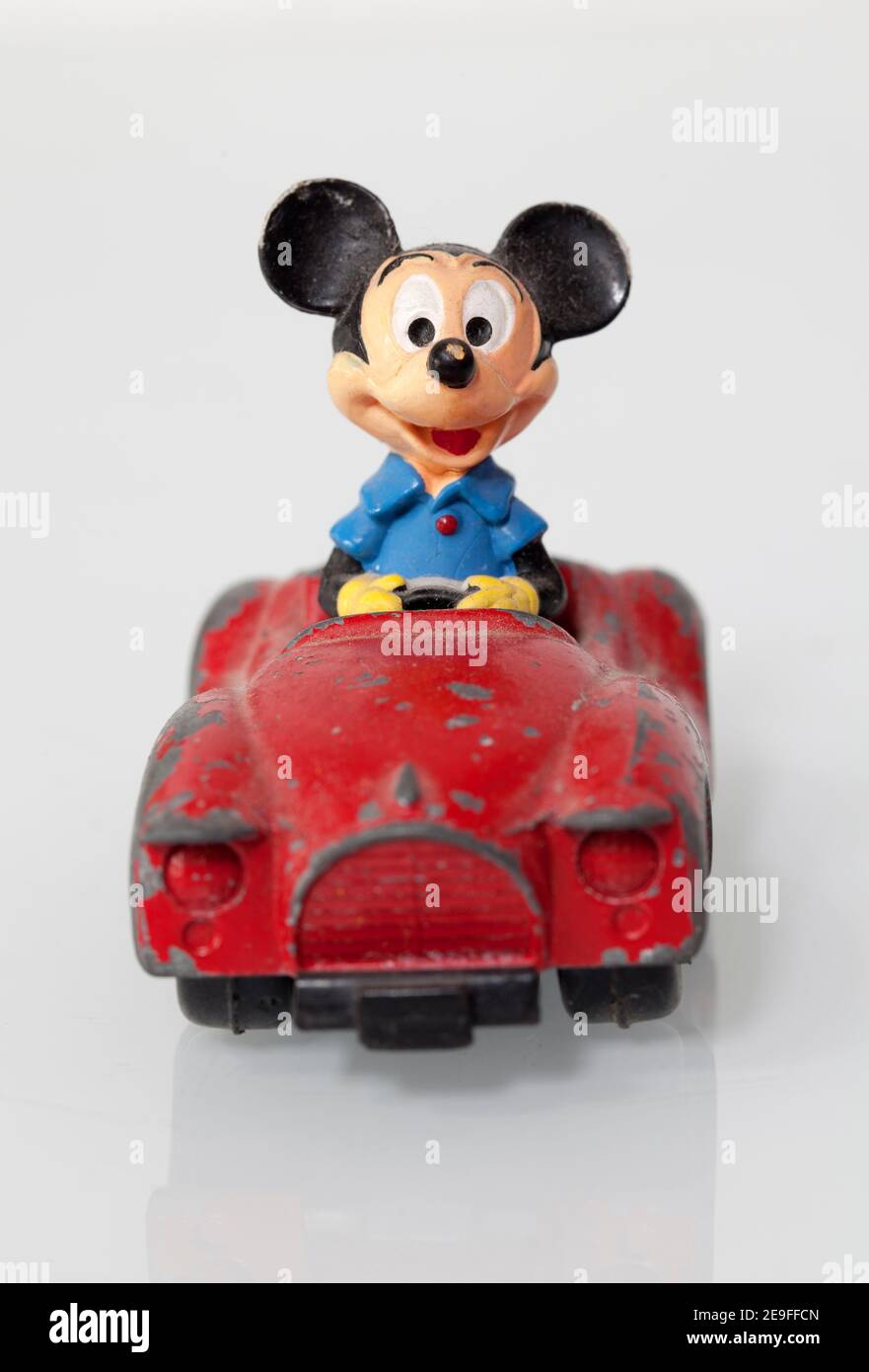 Vintage Diecast Toy Modelo MICKEY RATÓN en coche Foto de stock